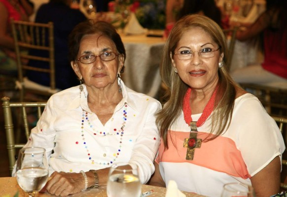Gabriela y Elías Handal esperan a su segundo hijo