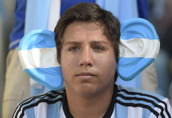 Hinchas de Argentina y Alemania disfrutan de la fiesta de la final