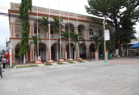 Con readecuación de deuda, alcaldía de La Ceiba pagará sueldos atrasados