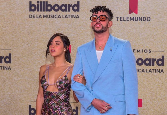 Bad Bunny arrasa con 10 premios en los Billboard a la Música Latina