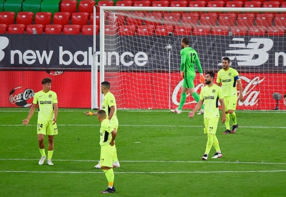 Clasificación: Atlético de Madrid cae ante el Athletic y Barcelona lo puede desplazar de la cima
