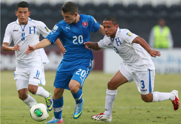 Honduras logra agónico empate y se acerca a octavos del Mundial