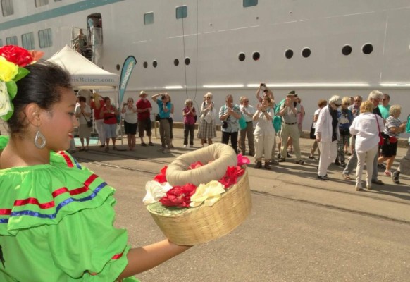 Más de 600 europeos llegan en crucero a Puerto Cortés
