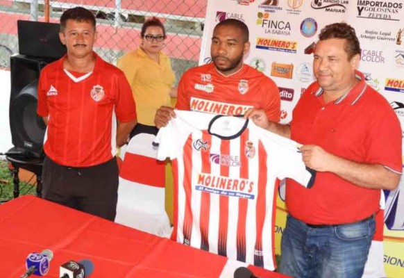 Wilson Palacios fue presentado por la Real Sociedad: 'Vengo para retirarme en mi tierra'