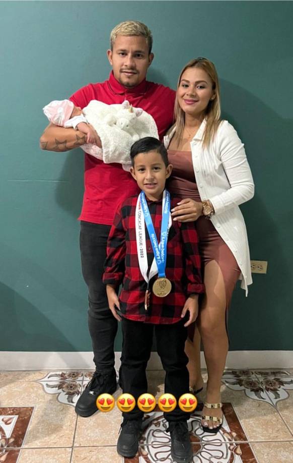 Germán Mejía - ‘El Patón‘, que debe decidir su futuro en Olimpia, aprovechó el tiempo en familia en esta épica.