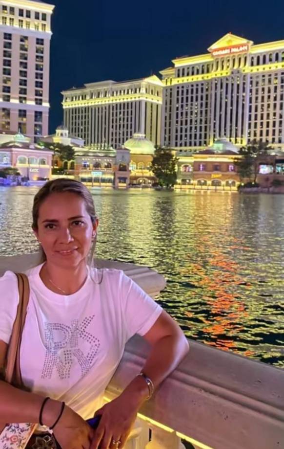 De igual forma, Arturo resalta en sus videos los viajes familiares y la buena relación con su esposa.