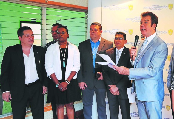 A elecciones internas convocará el PAC hoy a sus miembros