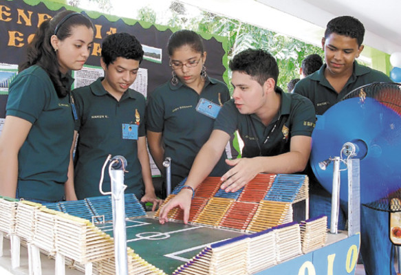 Muestra de ingenio estudiantil en Feria