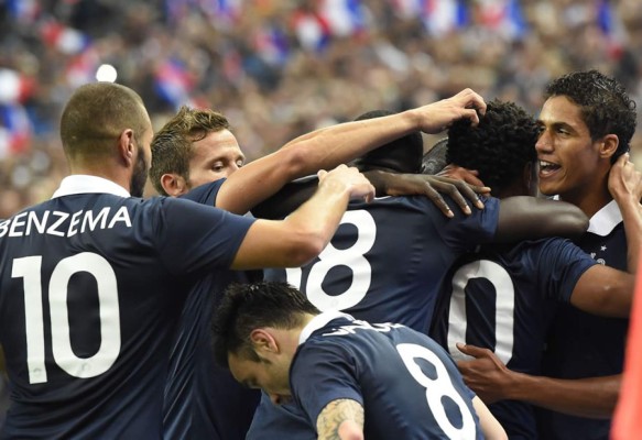 Francia se impone a la nueva España que no encuentra su identidad