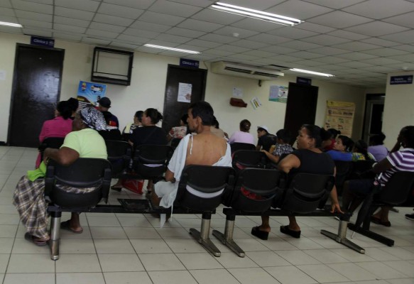 Por falta de ambulancia, pacientes viven calvario en Hospital Atlántida