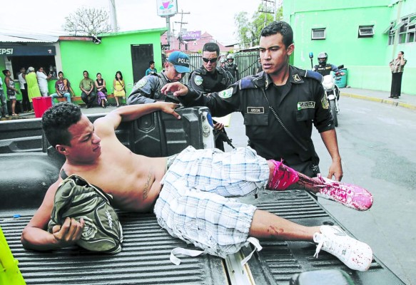 Sacan de su casa a tres hombres y los matan en Tegucigalpa
