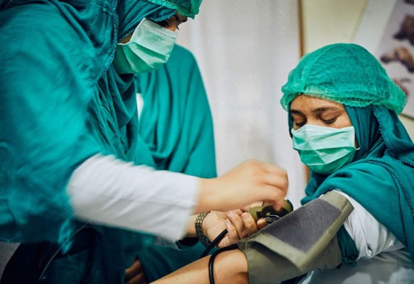 ONG sueca cierra 20 clínicas en Afganistán por amenazas de talibanes