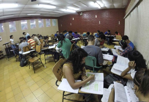 Herrera: 'Usan el campus como campo de batalla ideológico”