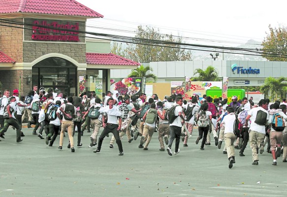 'Hallamos colegios que no daban ni clases”: Marlon Escoto