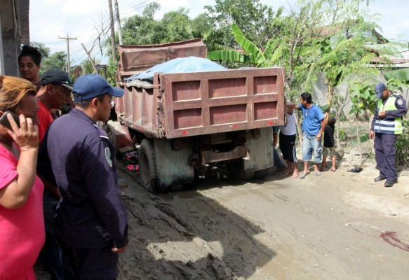 Niño de seis años muere arrollado por volqueta