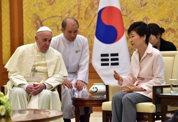 El Papa insta a las Coreas a lograr la paz