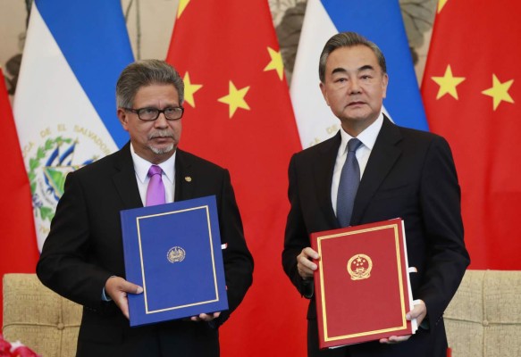 China defiende a El Salvador tras advertencia de EEUU