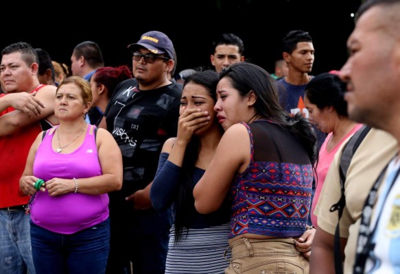 Dos muertos, heridos y destrucción por rastra desenfrenada