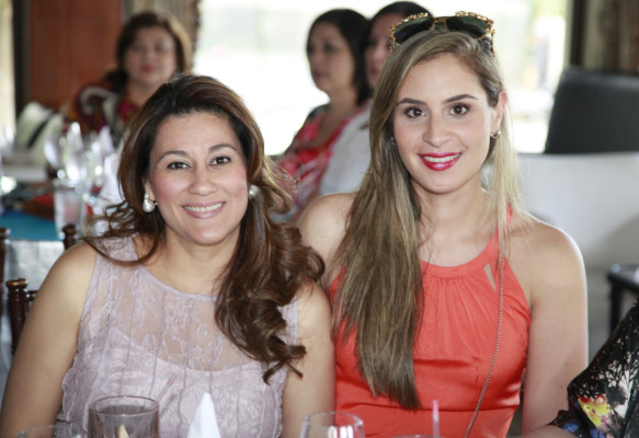 Román Valenzuela Pineda esta por nacer