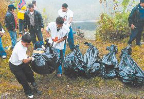 Cinco muertos en accidente de bus