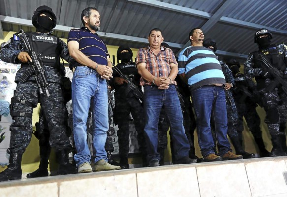 $1.3 millones robaron los policías a los hermanos Valle