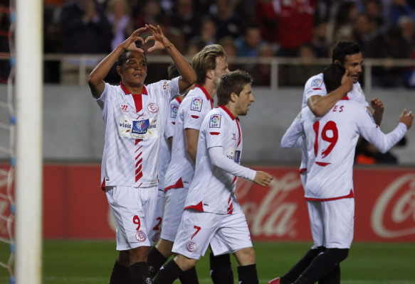 Sevilla propina segunda derrota al Real Madrid en tres días y lo complica