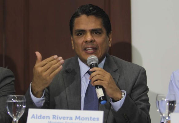 Alden Rivera deja su cargo como embajador de Honduras en México