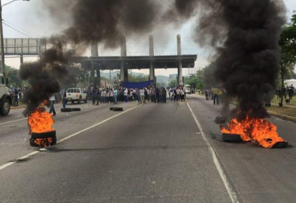 Más de 100 estudiante fueron desalojados tras protestas en San Pedro Sula