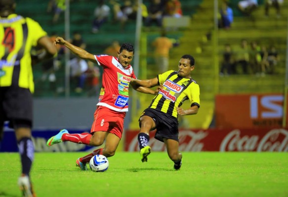 Real España empató con Real Sociedad y dejó ir otra vez la cima