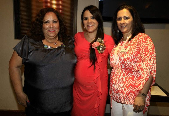 Nicole y José Ochoa se estrenarán como padres