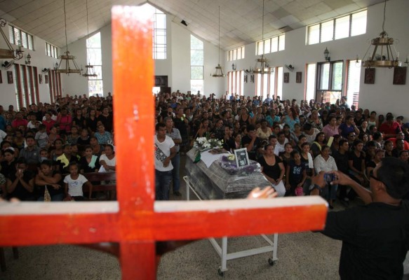 Santa Rita despidió a su hijo Herlyn Espinal