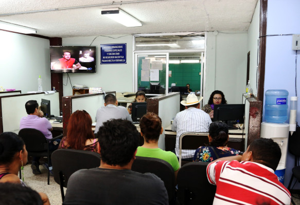 Se quejan por mal servicio de la Enee