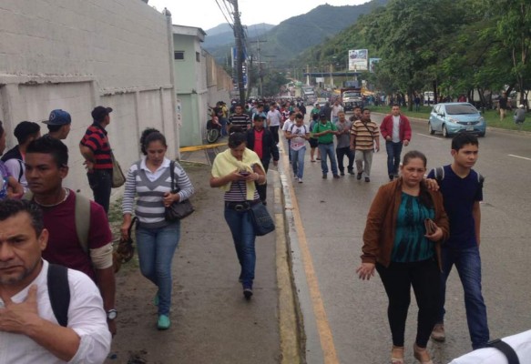 Desalojan a conductores de buses del bulevar del sur de San Pedro Sula