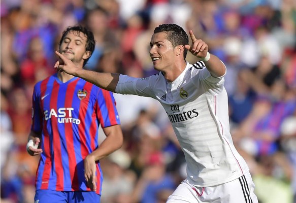 Real Madrid golea al Levante y llegará en forma al clásico