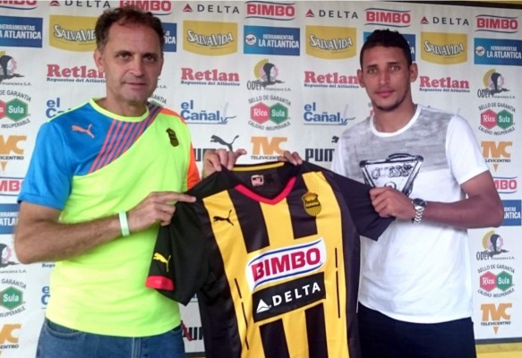 Real España presentó a César Oseguera