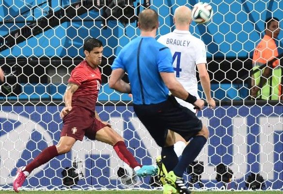 Portugal empata en el añadido, pero ocupa un milagro para avanzar