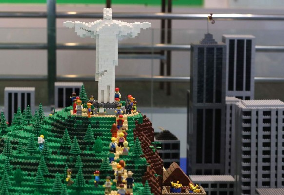 Una maqueta de un millón de piezas conmemora el 453 aniversario de Río