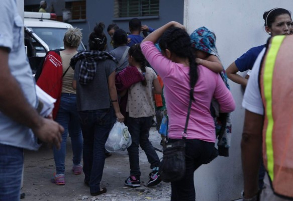 137 hondureños llegan a San Pedro Sula deportados de México