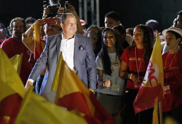 Solís anuncia austeridad y guerra a la corrupción