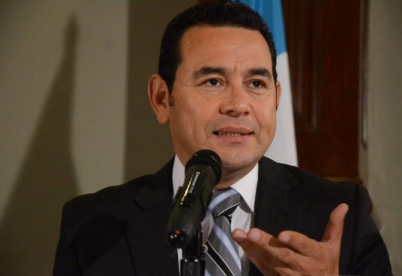 Presidente de Guatemala se une a las críticas sobre Faitelson