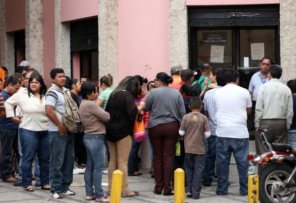 Administración pública define 15 categorías para topes salariales en 2016