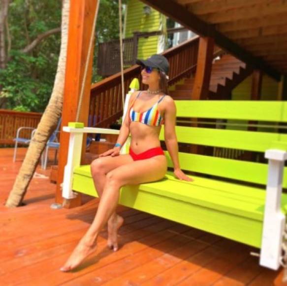 Loren Mercadal<br/><br/>La bella presentadora de las Mañas del Cinco disfrutó el verano en Roatán, Islas de la Bahía.