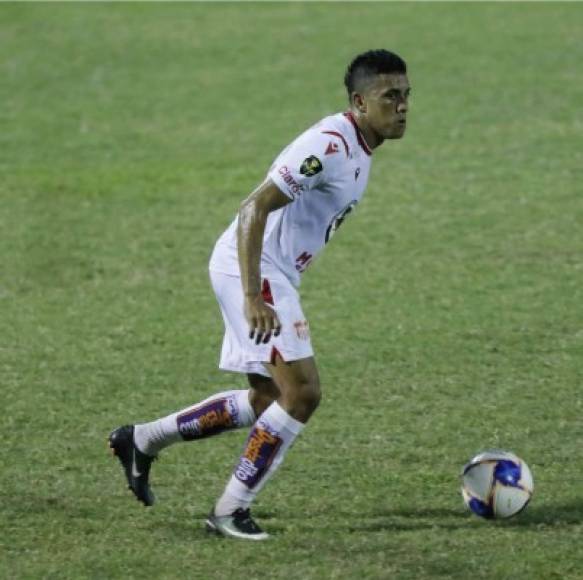 Denis Meléndez (25 años) - El mediocampista es un jugador importante en el Vida de La Ceiba.