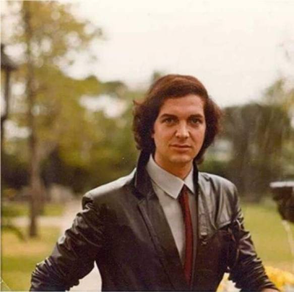 Camilo Sesto destacó como cantante de los años 70 y 80 con canciones como '¿Quieres ser mi amante?'.