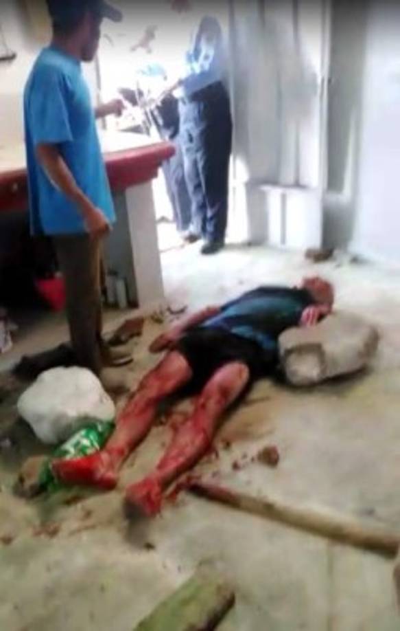 Según el reporte preliminar de la Policía, agentes policiales abordo de una patrulla se trasladaron al lugar para mediar y explicar el procedimiento de ley a los ciudadanos.