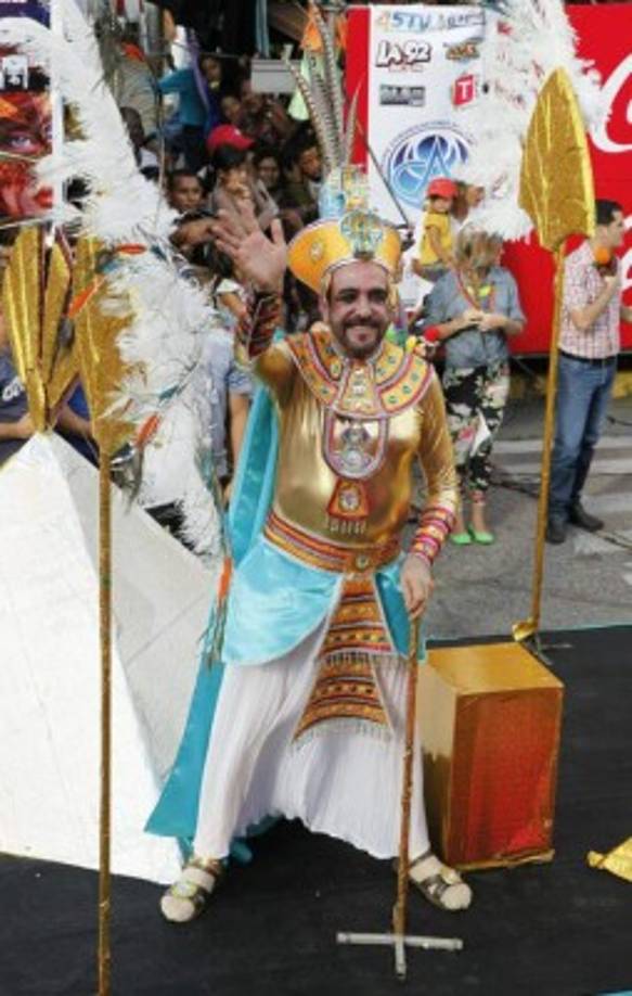 Lleno de color y alegría, siempre se ha destacado por ser el centro de atracción de los desfiles, cada año logra impresionar con su talento.