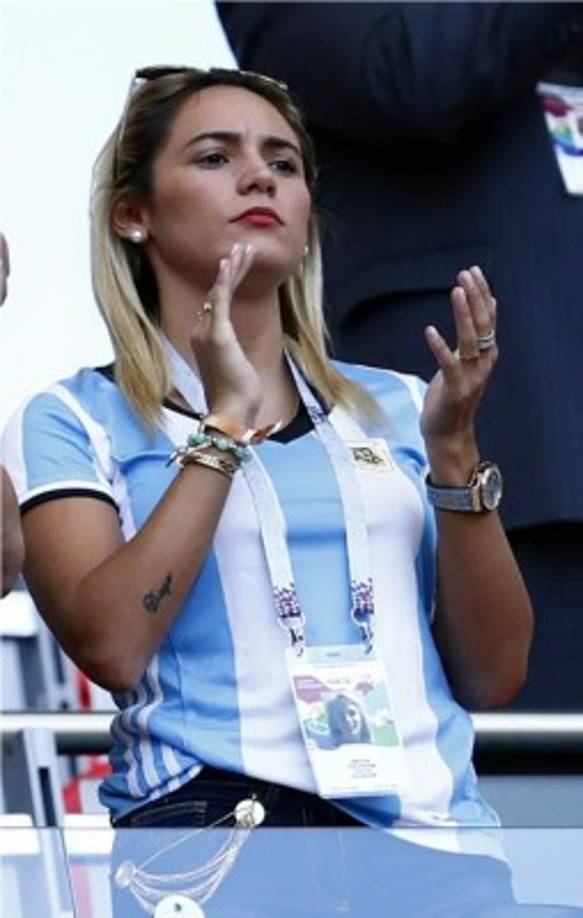 Rocío Oliva se hizo presente en el estadio Kazan Arena para acompañar a Maradona.