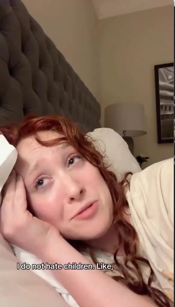 ¿Chappell Roan hizo llorar a la hija de Jude Law? Esto dijo la artista tras la polémica