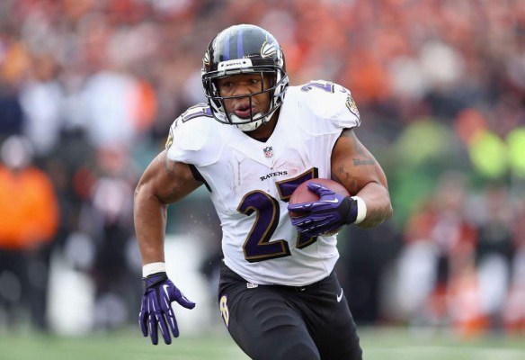 Expulsan a Ray Rice de la NFL tras golpear a su pareja