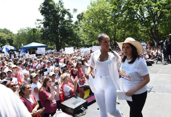 América Ferrera exige a Trump reunir a las familias de inmigrantes